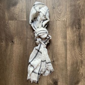Long plaid black and white scarf